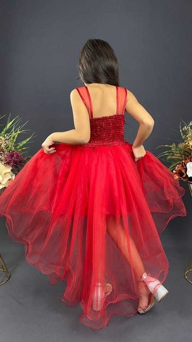 Rochita eleganta cu trena, rosu , 6, 7 si 8 ani