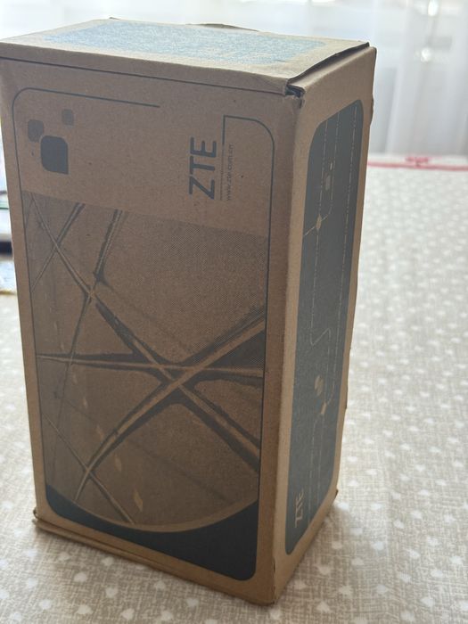 Router Mesh Gigabit Wi-Fi 6 ZTE H3601P AX1800