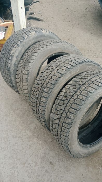 Шины отличном состоянии размер 215,55,17