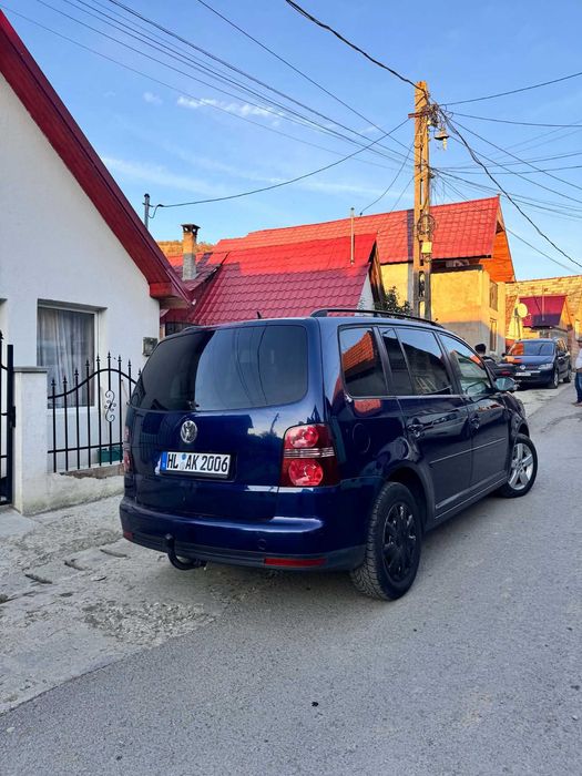 VOLKSWAGEN Touran 2008 — imagine 3