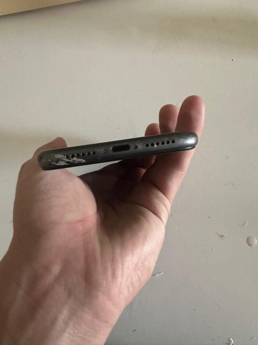 Айфон 11 128 гб фейс работает