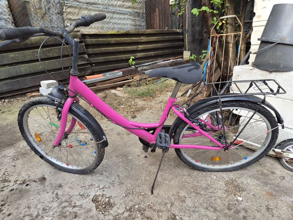 Bicicleta tinuta in magazie de 3 ani.