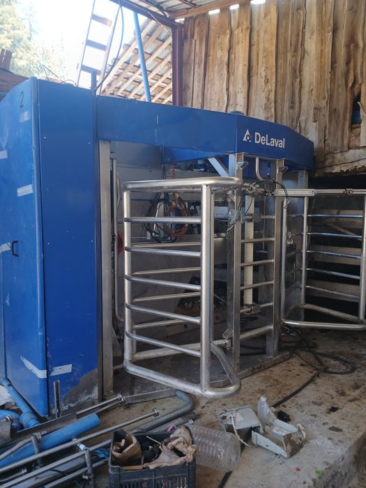 Роботи за доене на крави  Deleval