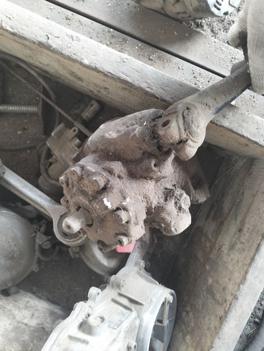 Мерс190 запчасти.