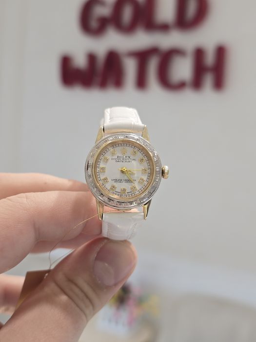 Женские золотые Ролексы с бриллиантами для любимых дам.