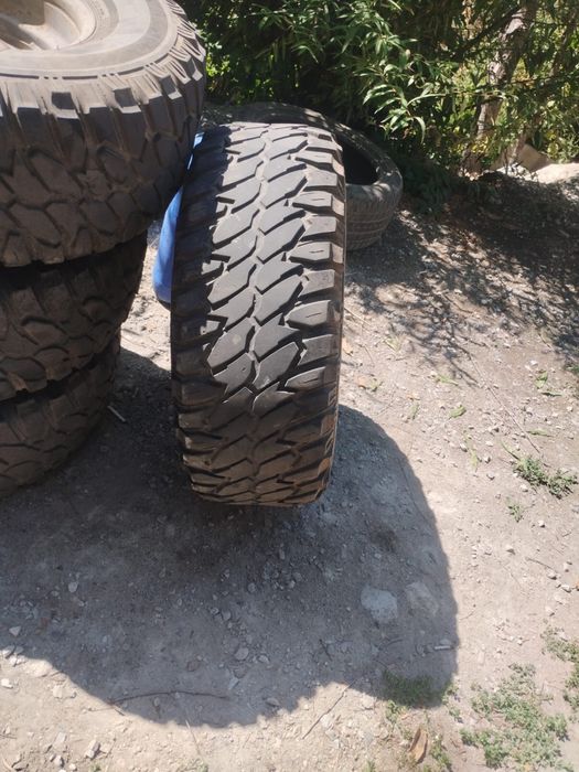 Продам шины сюрф R15 33Х12.50