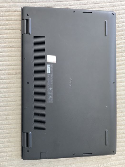 Laptop Dell Vostro 3520 Nou