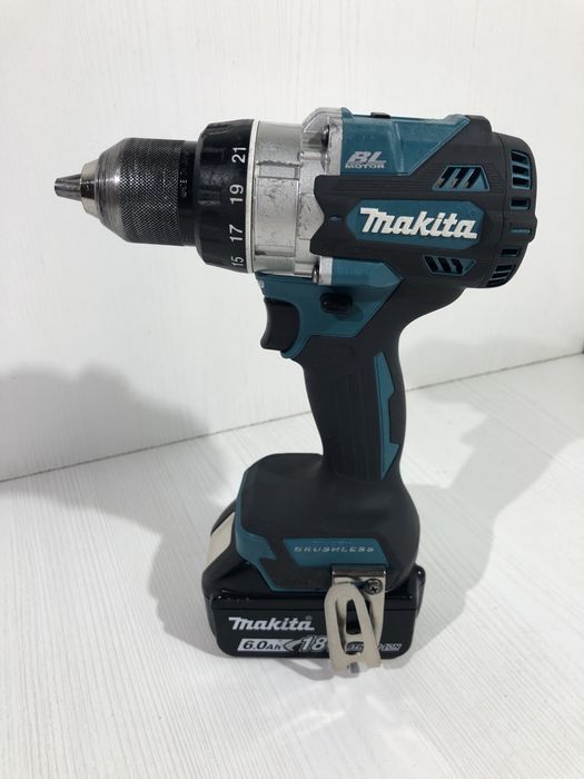 Makita DDF 486 mașină de înșurubat și găurit