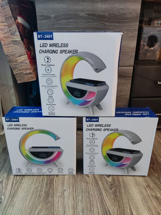 Смарт лед лампа,безжично зарядно и високоговорител.