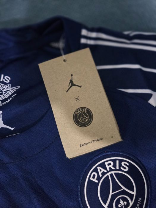 Оригинални футболни тениски.