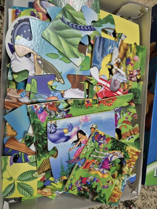 Продам детские игры , развивающие,  пазлы, книги.