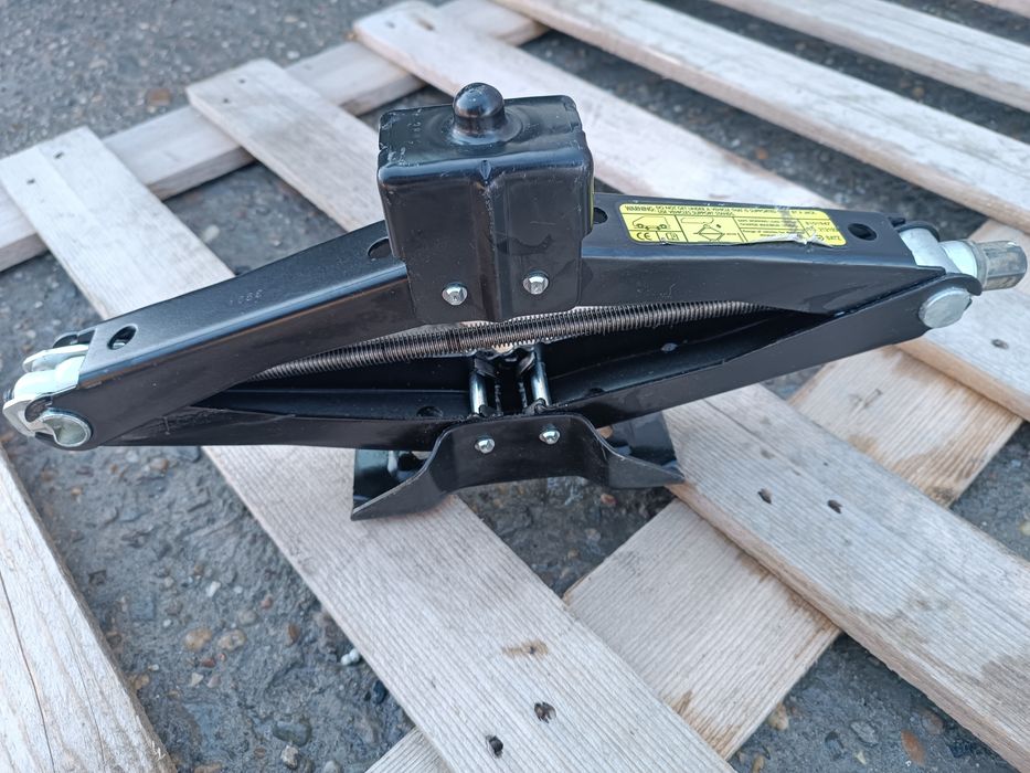 Оригинален крик Renault Trafic/Opel Vivaro