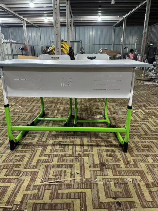 Школьная парта комплект