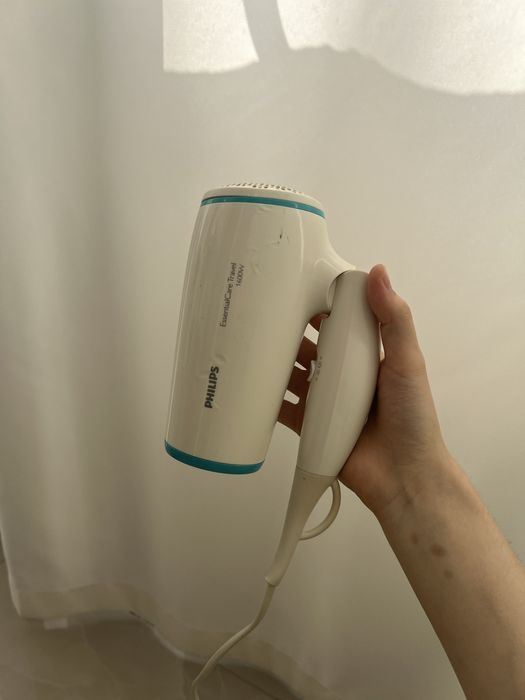 Белый фен Philips