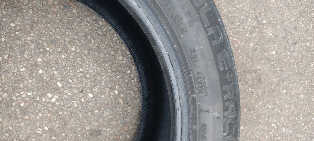 Vând 4 anvelope de vară