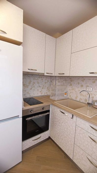 Двустаен апартамент в Южен