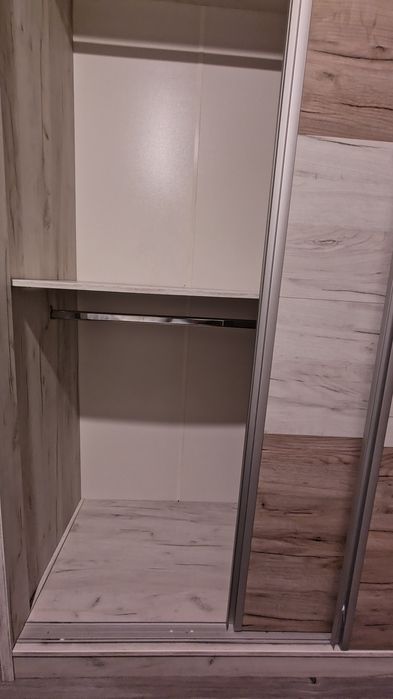 Гардероб със спалня, скрин, шкафчета