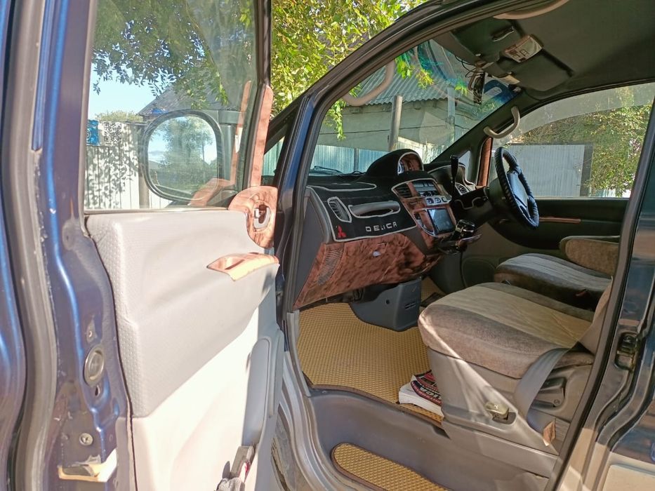 Продам Митсубиси Делику