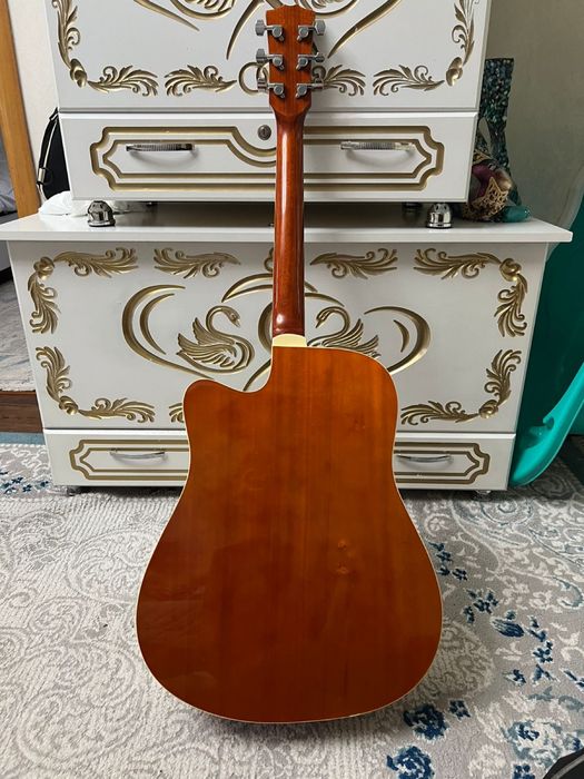 Электроакучтическая гитара ADAGIO