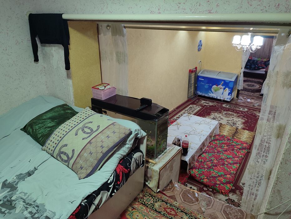 Chirchiq troitskiyda 2 xona sotiladi 1 etaj