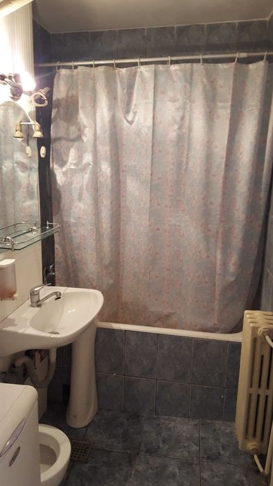 inchiriez apartament 2 camere