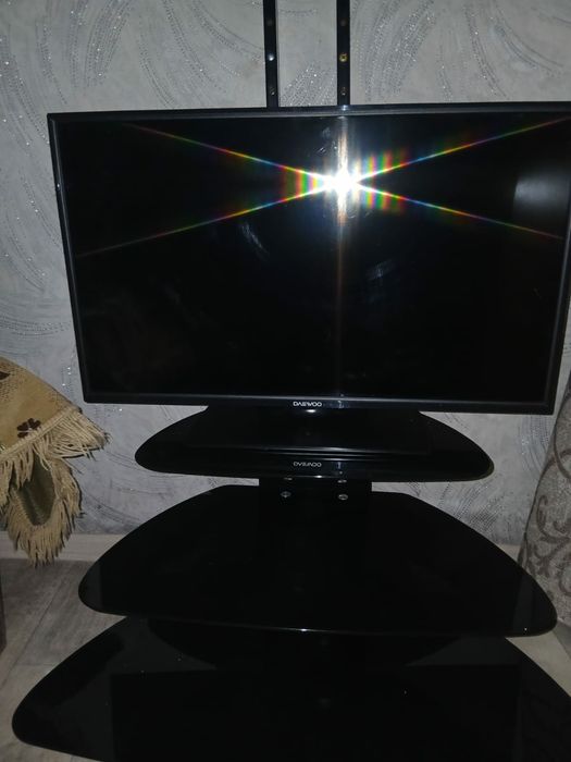 Комплект телевизор и подставка