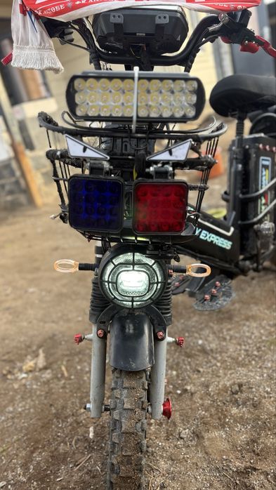 Электроскутер педалями (торг есть)