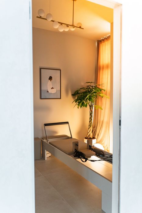 Studio Pilates Reformer cu rooftop in Iasi langa Palas