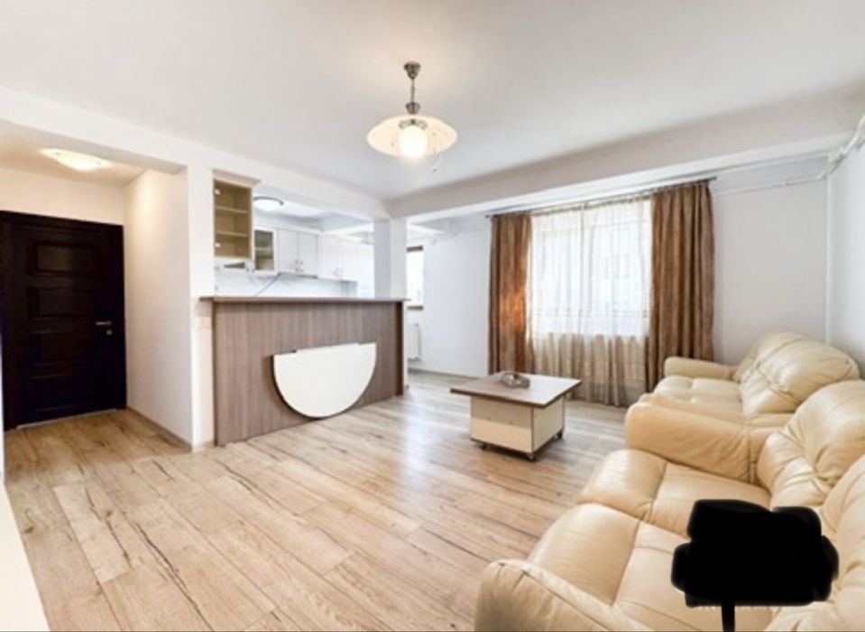 Proprietar:Ap.3camere open space-Lângă Palas.+parcare inclusa