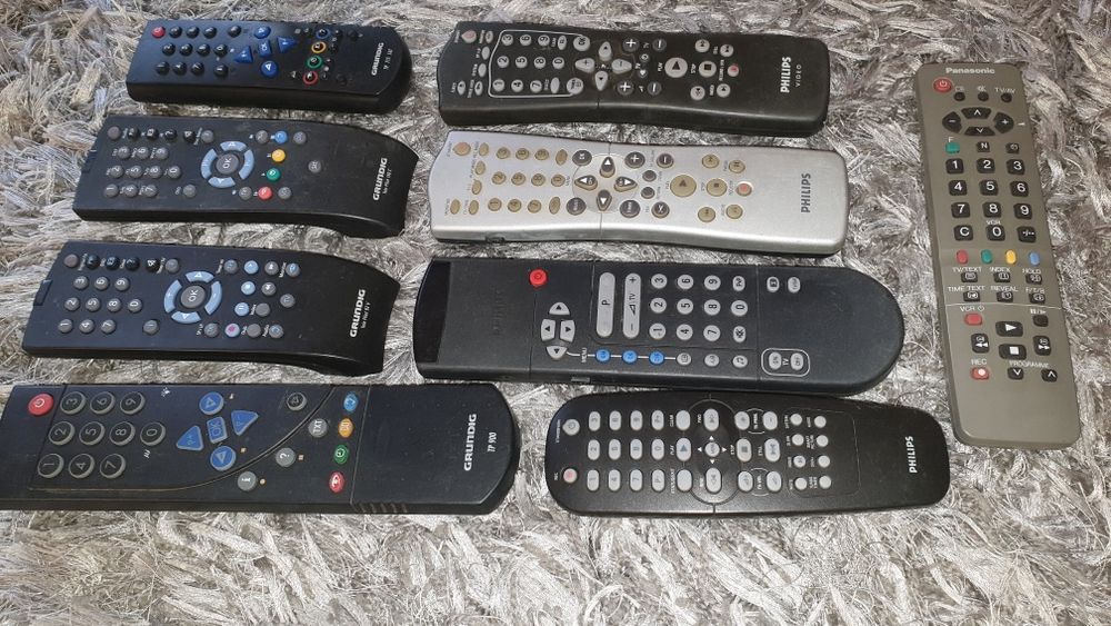 Дистанционни: PHILIPS, GRUNDIG ,PANASONIC -30лв/бр