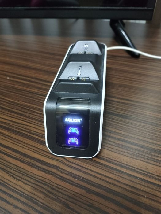 Statie încărcare controllere Playstation 5