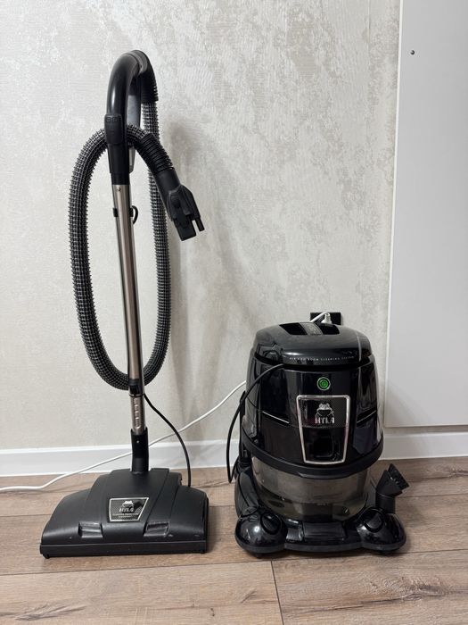 Продаю Hyla. 200 000тг.