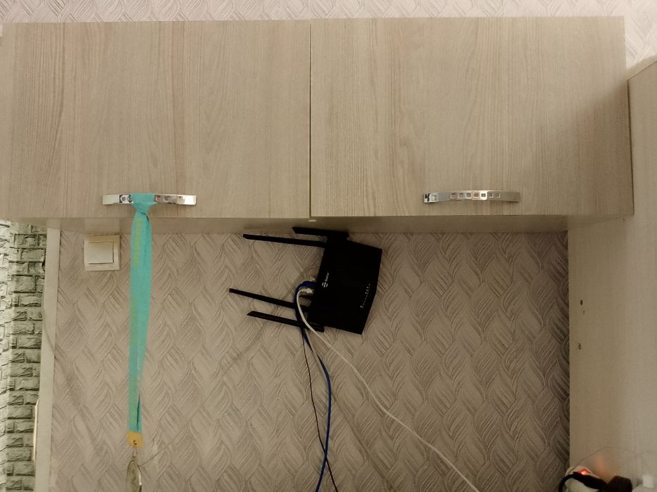 Продам двух ярусный гарнитур со шкафом