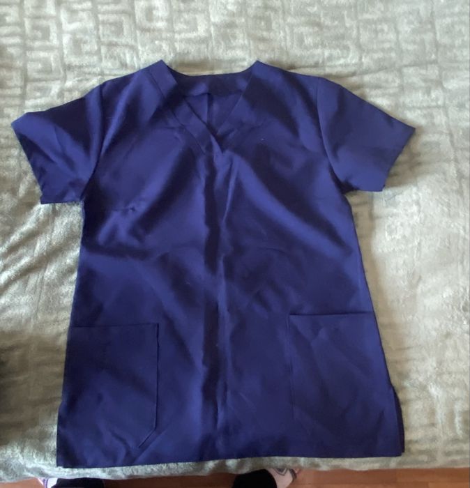 Продается.        Хир костьюм              медицинский в Идеальном.