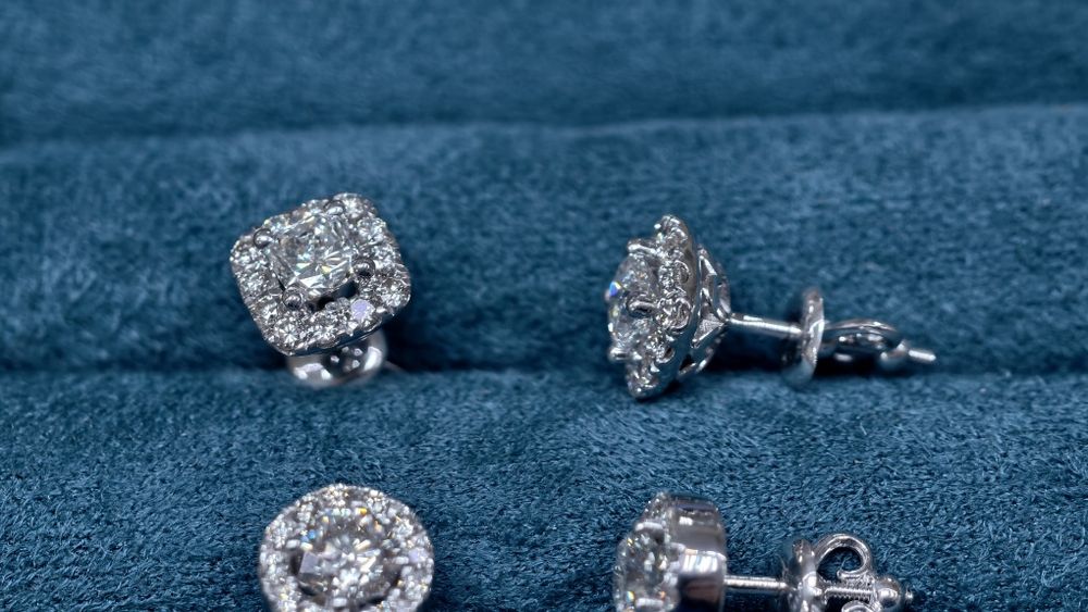 Гвоздики пусеты бриллианты