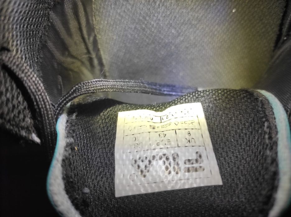 Ghete fotbal fila ,mărimea 41,5/42[27 cm]