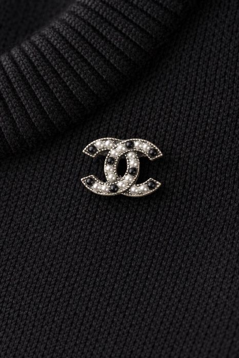 Brosa elegantă perle