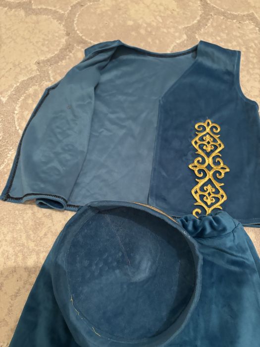 Ұлдарға арналған ұлттық киім сатылады