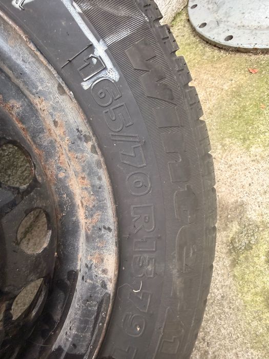 4 зимни гуми с джанти – 165/70 R13