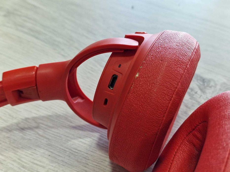 Bluetooth слушалки JBL TUNE 750BTNC