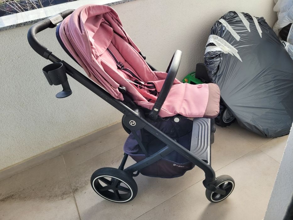Carucior Cybex  3 in 1 + Izofix mașina pentru scoica