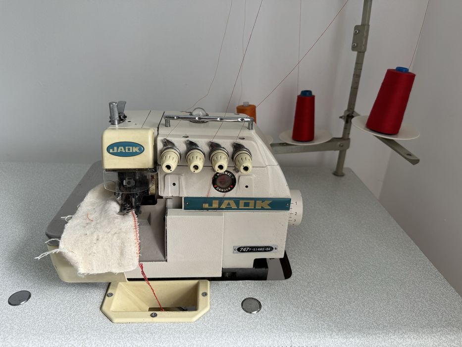 Оверлок Jadc б/у