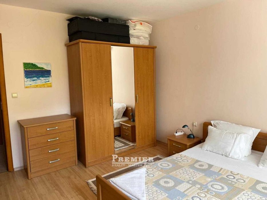 Двустаен на първа линия