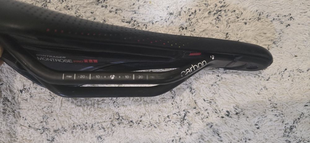 карбонова седалка  Pro stelth carbon 142 mmm