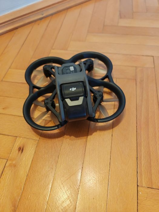 Drona Dji Avata fly more combo +Googles 2+ controler  x2