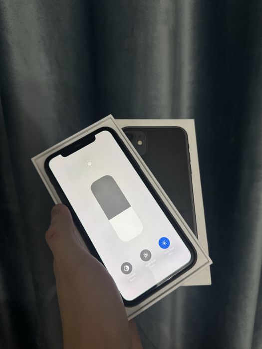 Продам iPhone 11 64 GB