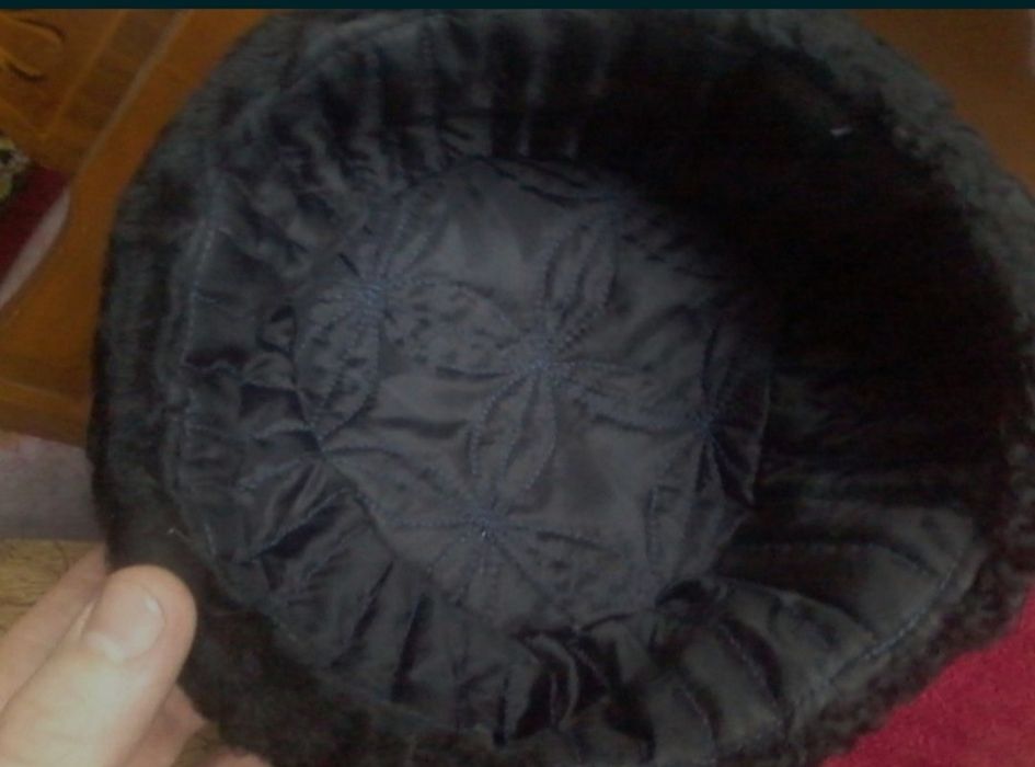 Шапка каракуль..