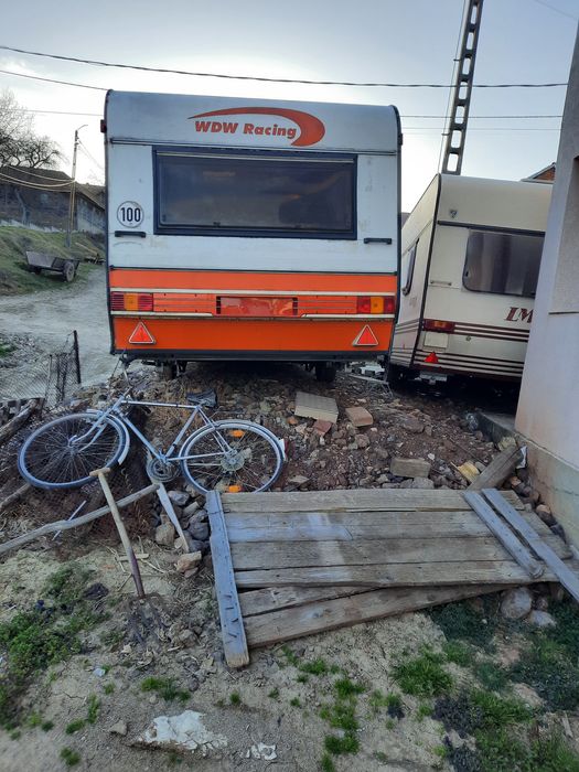 Rulotă de vinzare cu acte de germania