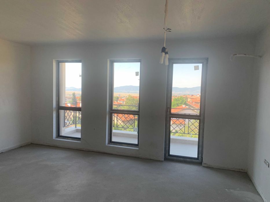 Продава се Тристаен апартамент в Карлово - 119 кв.м за 1503 €/кв.м - Снимка #4