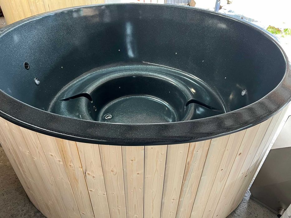 Ciubăr XXL Ø 2,25 m – 9-10 pers, aeromasaj & LED, livrare!